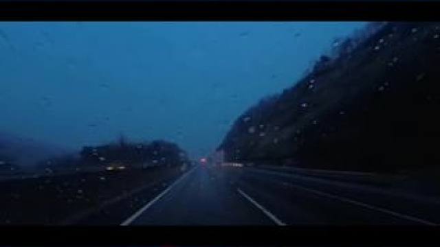 #不惧风雨一路前行 #雨天在路上 #愿你天黑有灯下雨有伞 #愿遗憾不再遗憾 安安静静听完吧！