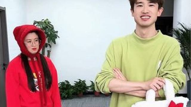 不小心录下了吵架过程……#隔空抓物摇摆舞挑战 #这个卡点舞太适合过年了 #越南鼓卡点舞 #看完不笑算