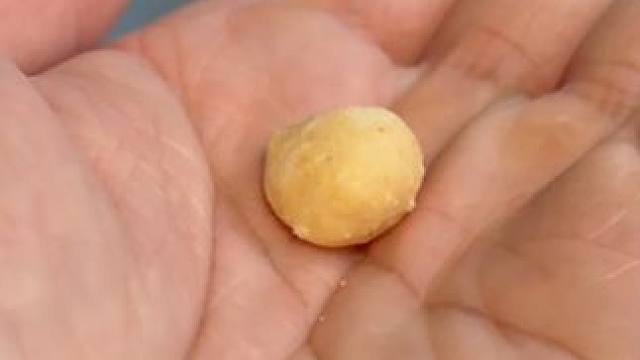 年货必备的夏威夷果仁，酥酥脆脆，奶香搭配芥末香吃起来特别过瘾#夏威夷果#零食推荐#零食