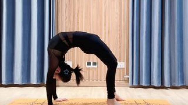 这样的瑜伽你也想学吗？如果想学，我的瑜伽课程会从零到一教你。#瑜伽 #瑜伽教学 #零基础学瑜伽