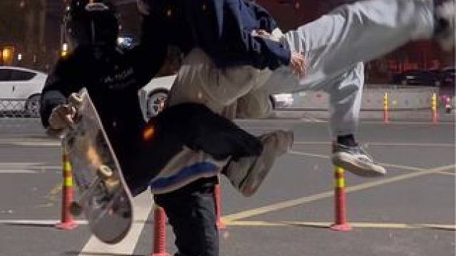 马弓手关羽请战华雄#滑板 #机车 #马弓手关羽请战华雄