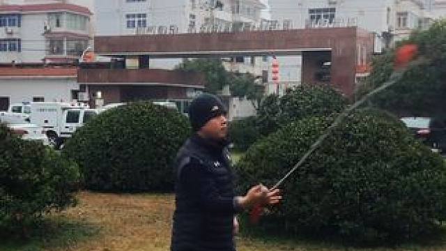 #晨训打卡 #九节鞭 
#活动一下筋骨真舒服 
#每天坚持一点点 #发扬传武精神 
@刘在立夏 @@