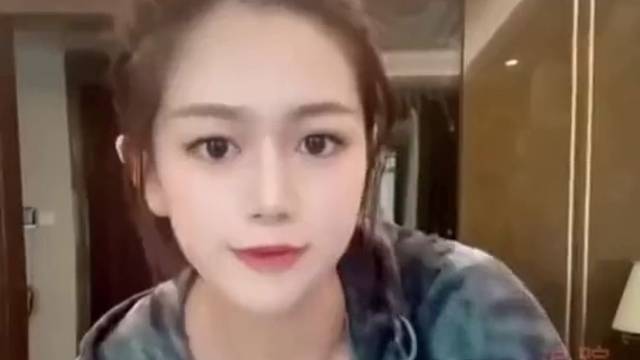 新手弓背，老手下腰