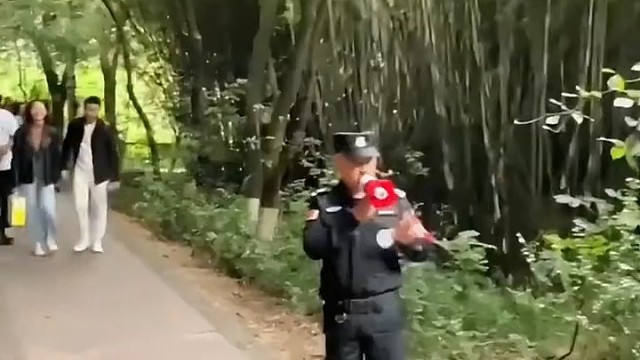 像极了某人下班的样子