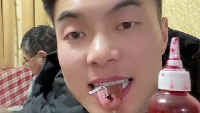 整蛊一下老爸看看