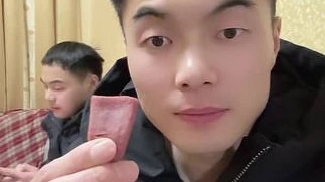 整蛊一下老弟看看