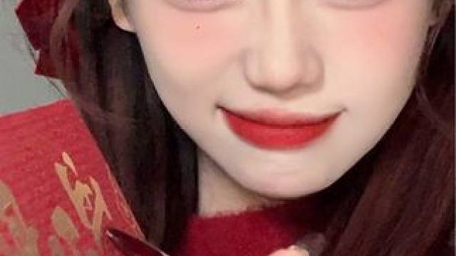 扣6吸走前任财运
#变装 #妆前妆后 #反差 #新年妆容 #新年妆容分享