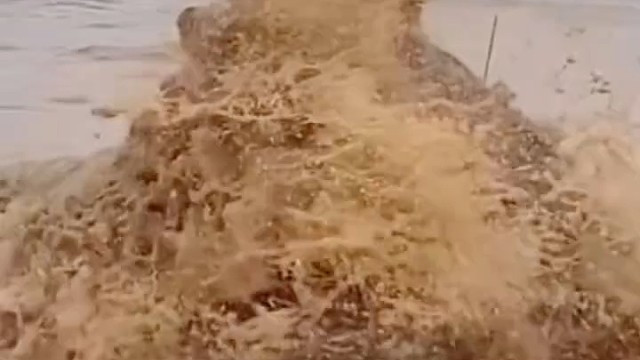 绝对实力面前，海浪不算什么[捂脸]