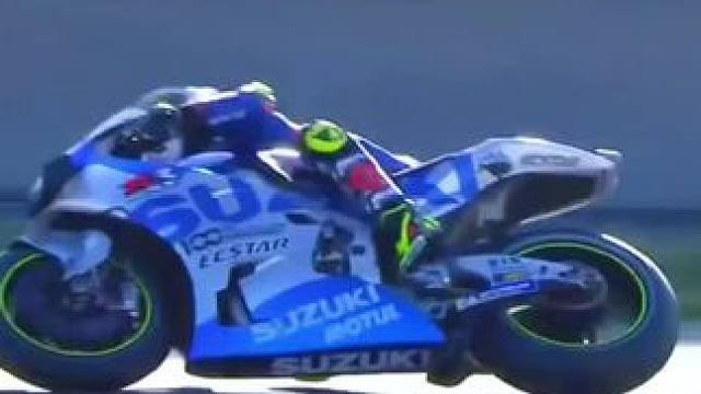 #摩托车比赛 #压弯 #大神控车 #专业动作请勿模仿 #贴地飞行