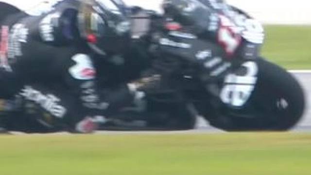 雪邦测试中，阿普利亚放出的终极大招。#阿普利亚 #moto #阿普利亚跑起来的视频 #赛车手