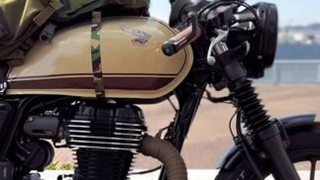 Honda cb350s 
#本田摩托 #caferacer #复古机车 #机车改装 #摩托车