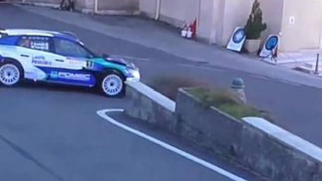 同一条弯道 不同的车型 过弯节奏稍有不同#wrc拉力赛