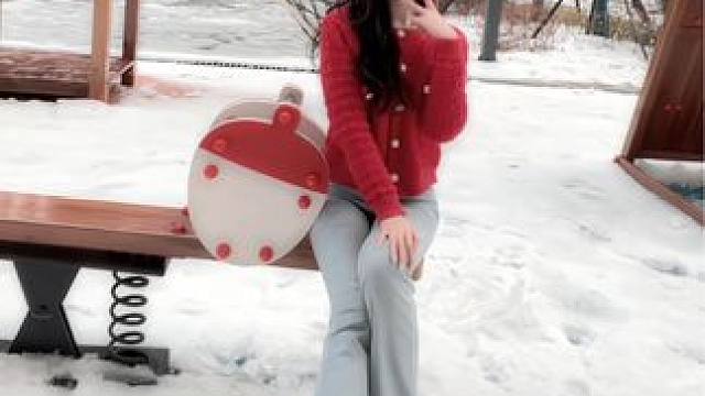 来活跃账号啦！提前给大家拜年啦。#女大学生 #清纯甜美 #00后 #笑容最治愈的女孩 #170cm的