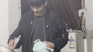 忙碌的拉師傅 又開始了他忙碌的一天