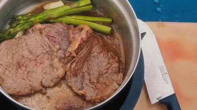 过年前斥巨资找个安逸的地方吃肉。#一个人的露营时光 #西格玛男人 #户外美食 #旅行大玩家