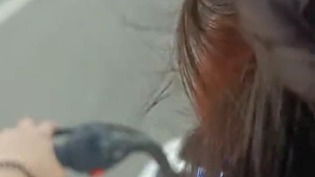 最近手头有点紧，能不能借你的手我牵一下