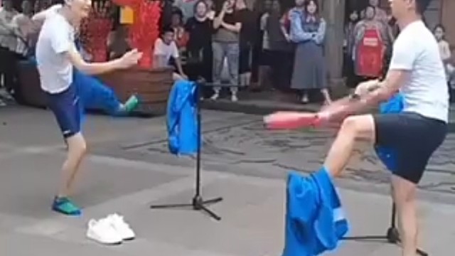 这个没有几个人可以模仿了吧[赞]