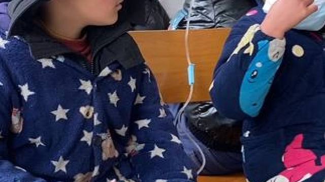 浪哥回家过年没有素材拍，只能拍拍儿子日常生活，估计没有人看 #骑行vlog #全职奶爸 #带小孩看病