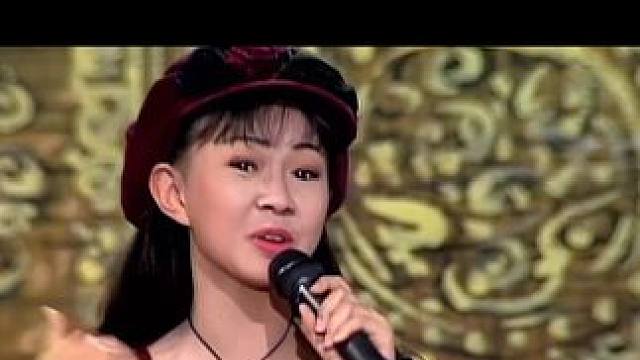 被评为只会翻唱的歌手，贺岁公主卓依婷，凭啥统治全国过年歌曲？ #音乐