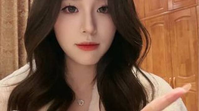 #万事胜意 #诸事顺利 #怼脸祝发财 #温柔御姐 #隔空比心 新年快乐！