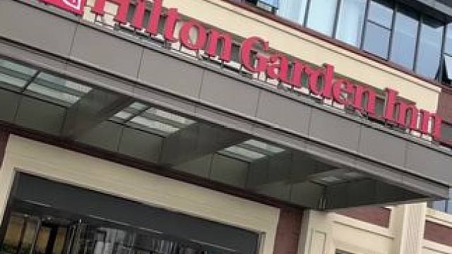 自贡高新绿地希尔顿花园酒店优惠套餐等你来！两天一晚花园大床房或双床房，让你和家人享受舒适的住宿体验。