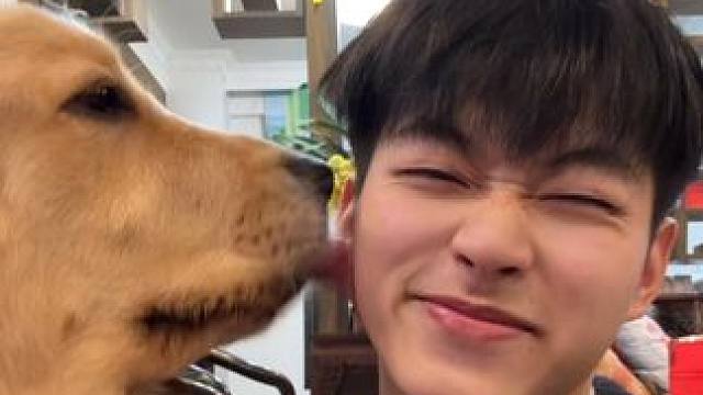 年兽给大家拜年啦 新年快乐～#2024