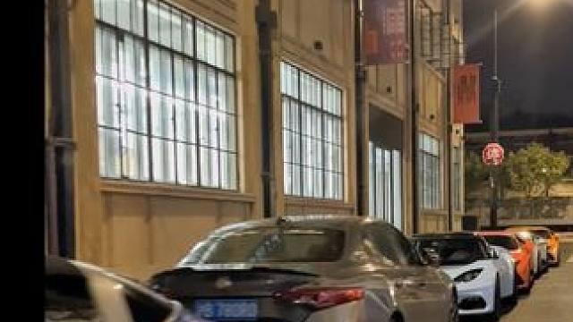 上海街头#dou是好车 #街拍豪车