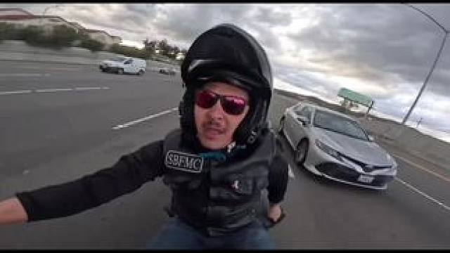 心里无比的不舍，忍不住唱了一首歌 #机车