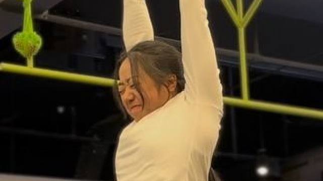 不要忘了我也可以教一点点英语的#运动表现 #引体向上女生 #女性力量 #运动穿搭 #引体向上