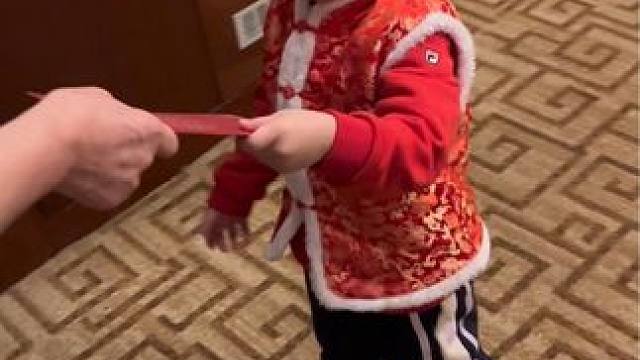 给姥姥拜年，给所有长辈拜年了！#过年红包 #压岁钱