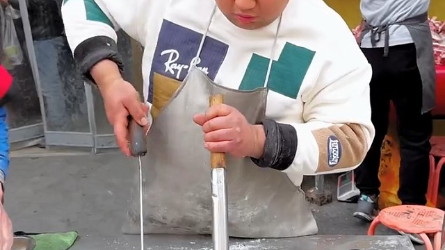 想知道咋个放进去的哈哈