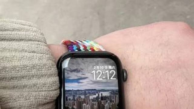 它是今年第一个对我说新年快乐的#iwatch手表 #新年礼物 #新年快乐