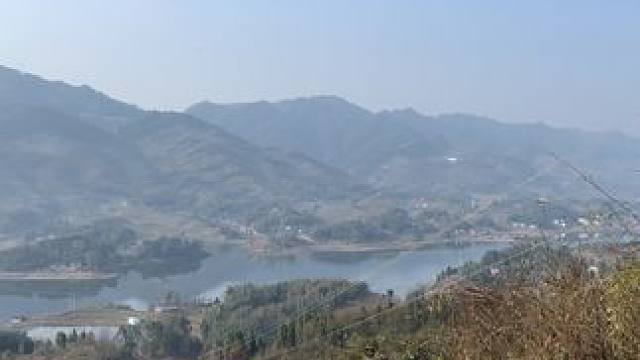 #家乡美景随拍 #爬山 #大山深处自然美 #旧房改造 #深圳装修设计 今年新目标每月爬山‍♀️一回生