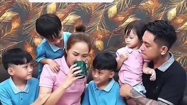 全家人为女主人充电，结局让人万万想不到！#看一遍笑一遍 #这操作都看傻了 #意想不到的结局 #老外迷