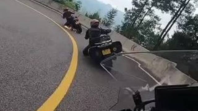 #让骑行成为一种生活 #跑山压弯 #第一视角 #机车摄影