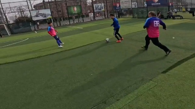 不是技术不够好，而是挡脚更有性价比。