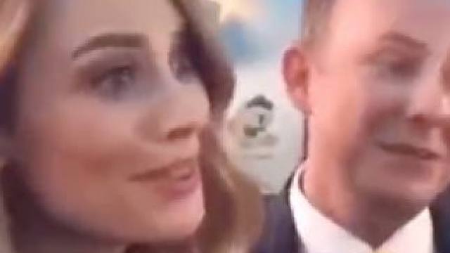 呜呜呜！它好可爱啊！