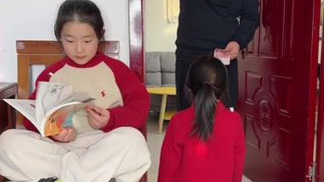 调皮一下逗逗妹妹，没想到还有这惊喜！   