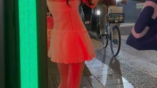 女孩子真的会在乎你开什么车吗小助手热门汽车#保时捷taycan