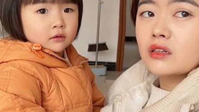 2岁宝宝给妈妈告状，陌生阿姨悄悄给爸爸送饭，大过年坑爹没谁了#人类幼崽 #漏风的小棉袄