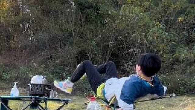 带狗去公园玩，犹如山崩地裂，摧枯拉朽。#带着狗狗去踏青 #携宠出游 #真实户外