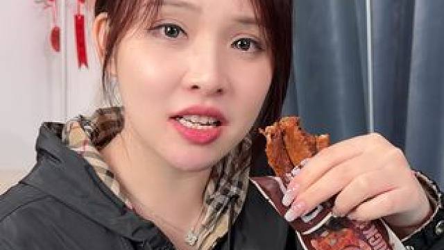 氮气锁鲜的鸭翅就是好吃，肉质鲜嫩，卤香入味，好吃到停不下来#鸭翅#卤鸭翅#零食推荐#追剧小零食