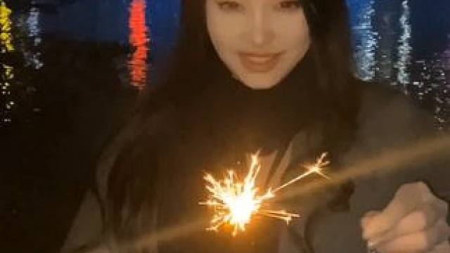 新年的到来是和过去的遗憾告别
#仙女棒 #向烟花许个愿 #新年快乐