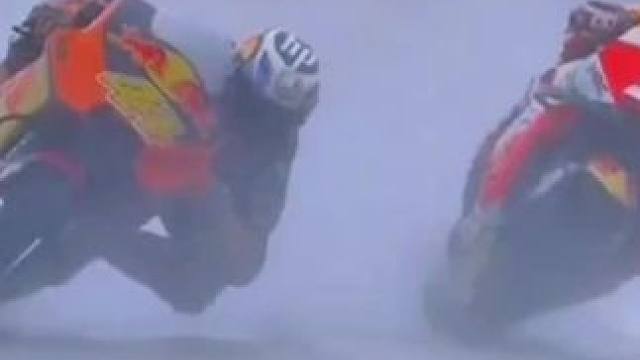 #摩托车比赛 #滑胎过弯 #压弯 #专业动作请勿模仿 #93号马奎斯