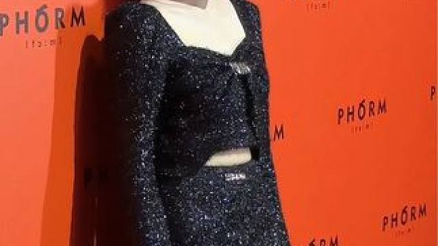 #任敏 黑短裙套装搭配颈带好甜好可#新年穿搭 #娱乐评论大赏