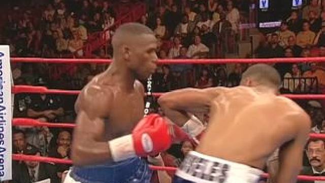 此时的梅威瑟能攻能守，完美到无可挑剔！#拳击 #kotv #梅威瑟