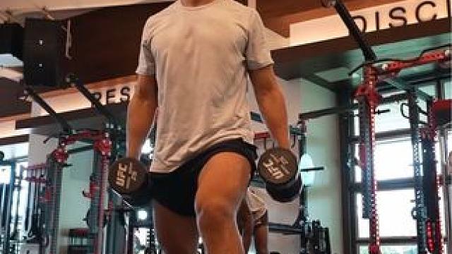 等待了近两年的首秀，