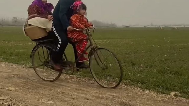 记得自己小的时候，爸爸就是这样的[捂脸]