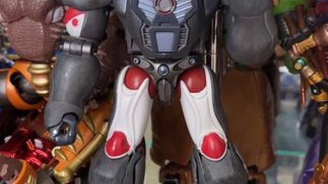 水友感兴趣我身后的柜子，里面都有什么？#变形金刚#手办 #全家桶与凤娇