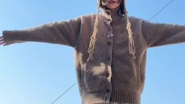 #外星人街舞 #手势舞 #ootd穿搭 #自由 今天阳光照样明媚！